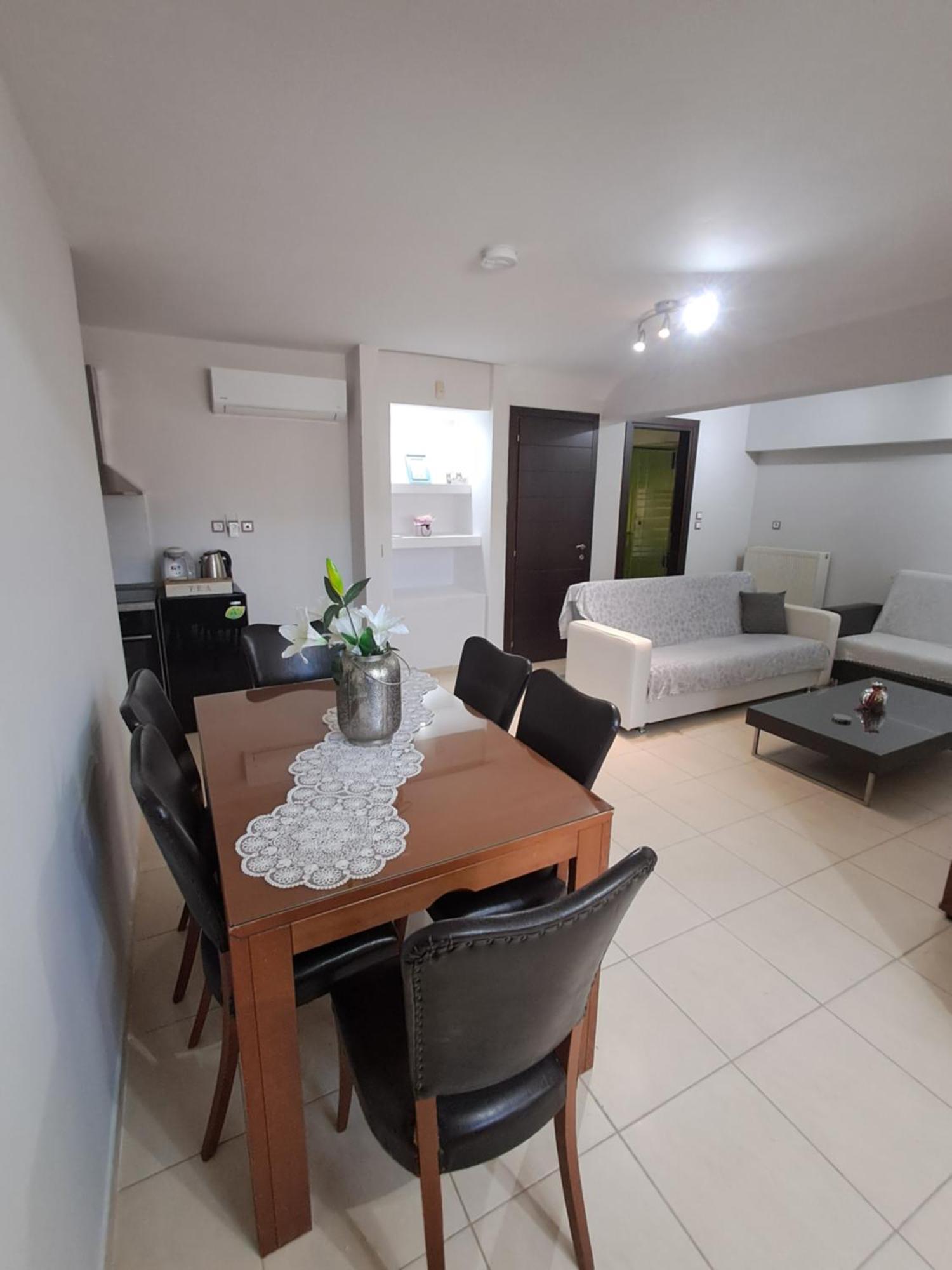 Mary'S Cozy Apartment อเล็กซานโดรโพลิส ภายนอก รูปภาพ